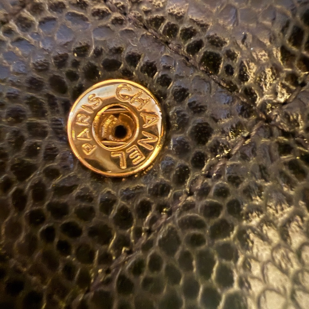CHANEL Black classic caviar quilted wallet with gold hardware - Picture 5 of 16